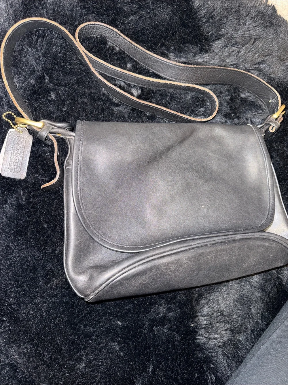 Coach Vintage Black Leather Messenger Flap Bag - Collector Piece📝